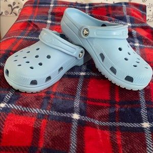 crocs